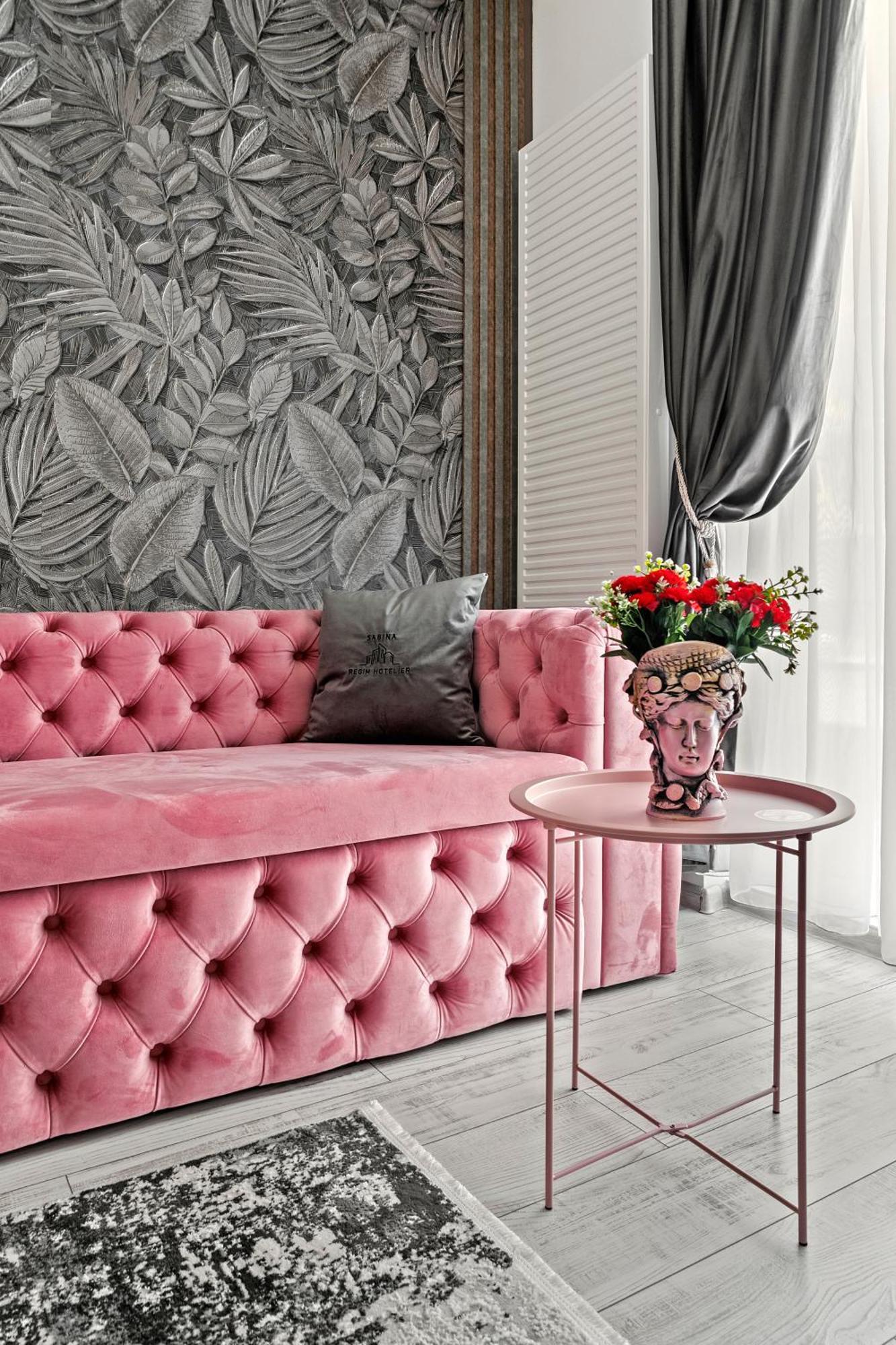 Luxury Rose * בוקרשט
